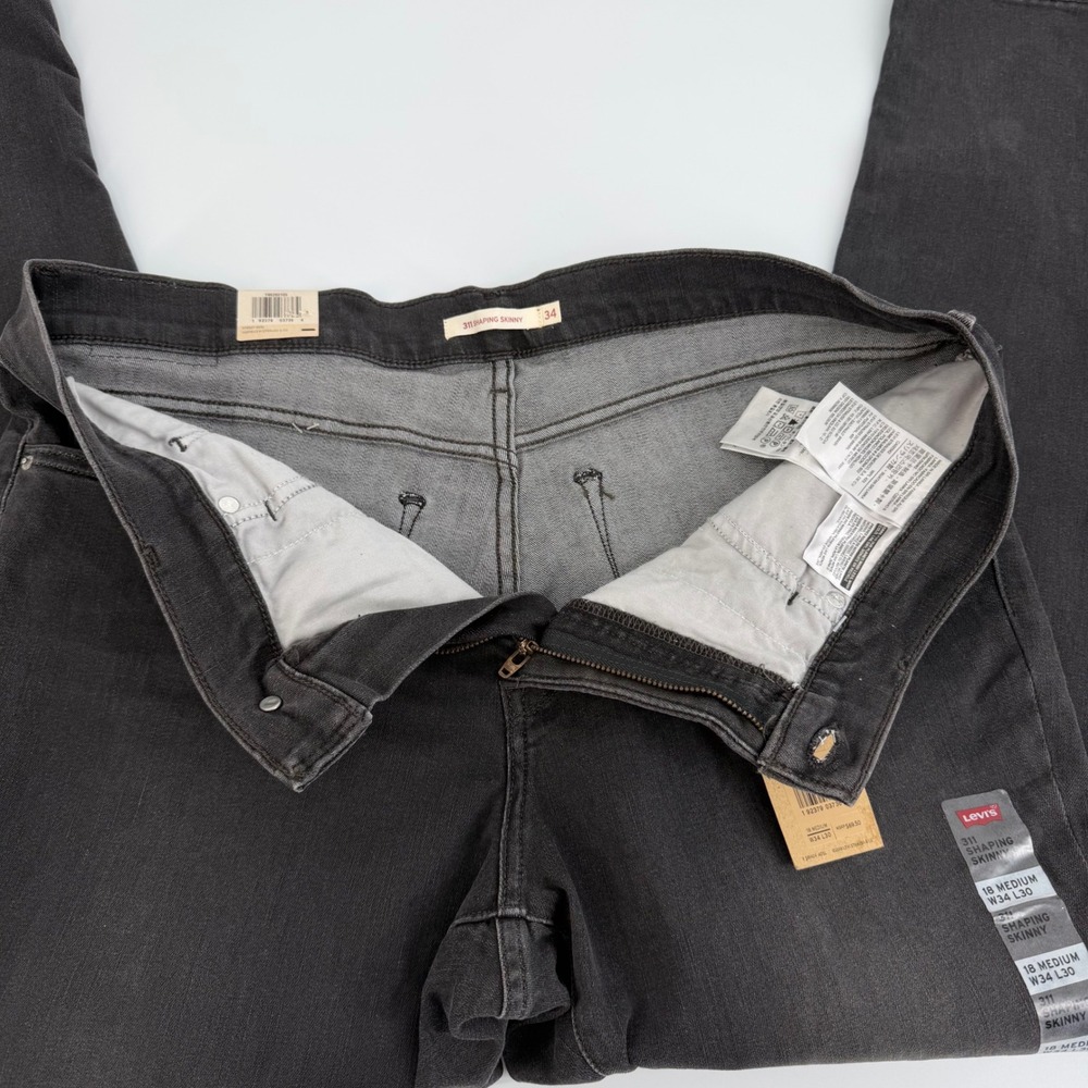 Levi's 311 Shaping Skinny Jeans Womens 18 Medium W34 L30 Black NWT Mid Rise - Picture 6 of 14